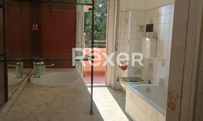 Rexer-Busto-Arsizio-Quadrilocale-con-box-auto-doppio-e-posto-auto-condominiale-Altro