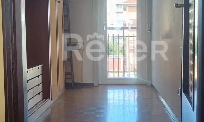 Rexer-Busto-Arsizio-Quadrilocale-con-box-auto-doppio-e-posto-auto-condominiale-Altro