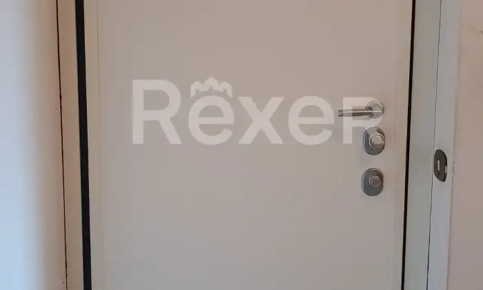 Rexer-Busto-Arsizio-Quadrilocale-con-box-auto-doppio-e-posto-auto-condominiale-Altro