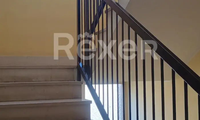 Rexer-Busto-Arsizio-Quadrilocale-con-box-auto-doppio-e-posto-auto-condominiale-Altro