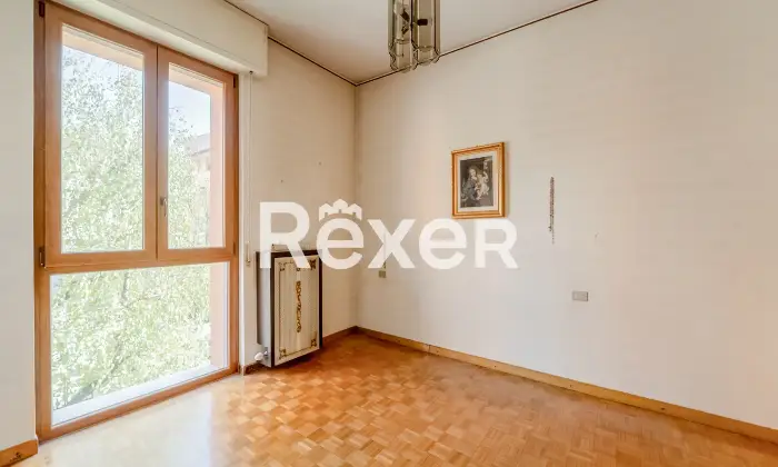 Rexer-Pero-VENDESI-TRILOCALE-CON-BOX-Altro