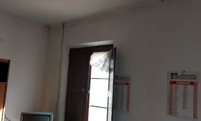 Rexer-Macerata-Casa-indipendente-con-terreno-agricolo-di-ettari-nelle-colline-maceratesi-Altro