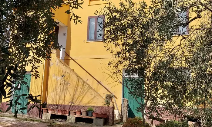 Rexer-Macerata-Casa-indipendente-con-terreno-agricolo-di-ettari-nelle-colline-maceratesi-Altro