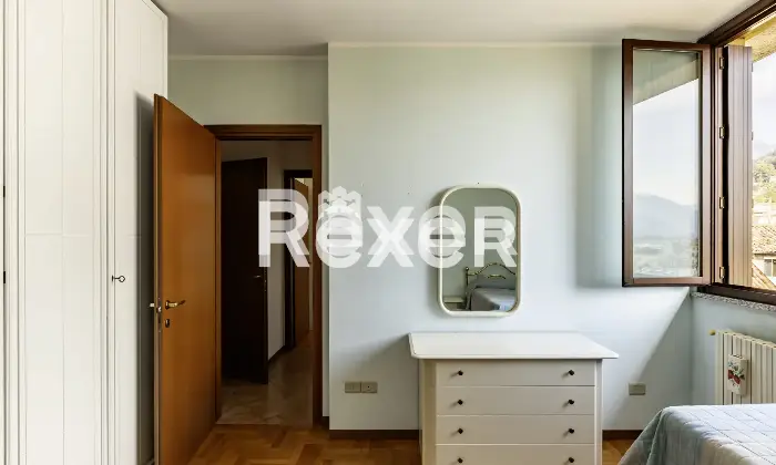Rexer-Alzano-Lombardo-TRILOCALE-ULTIMO-PIANO-CON-BOX-E-CANTINA-Altro