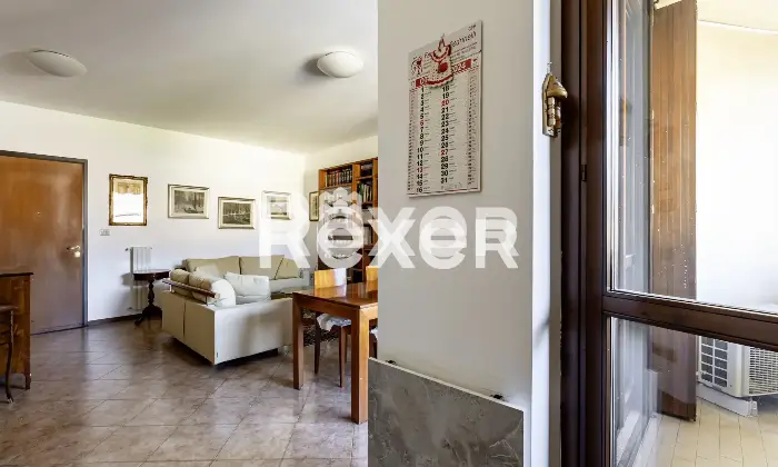 Rexer-Alzano-Lombardo-TRILOCALE-ULTIMO-PIANO-CON-BOX-E-CANTINA-Altro