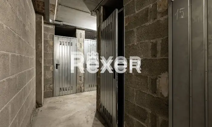 Rexer-Alzano-Lombardo-TRILOCALE-ULTIMO-PIANO-CON-BOX-E-CANTINA-Altro