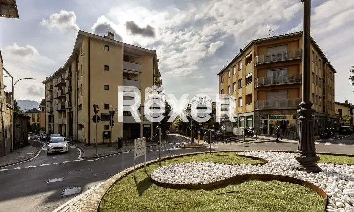Rexer-Alzano-Lombardo-TRILOCALE-ULTIMO-PIANO-CON-BOX-E-CANTINA-Altro