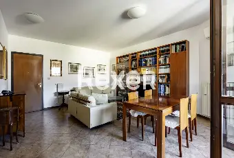 Rexer-Alzano-Lombardo-TRILOCALE-ULTIMO-PIANO-CON-BOX-E-CANTINA-Altro