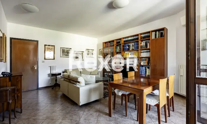 Rexer-Alzano-Lombardo-TRILOCALE-ULTIMO-PIANO-CON-BOX-E-CANTINA-Altro
