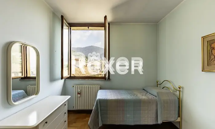 Rexer-Alzano-Lombardo-TRILOCALE-ULTIMO-PIANO-CON-BOX-E-CANTINA-Altro
