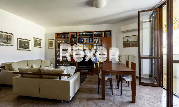 Rexer-Alzano-Lombardo-TRILOCALE-ULTIMO-PIANO-CON-BOX-E-CANTINA-Altro
