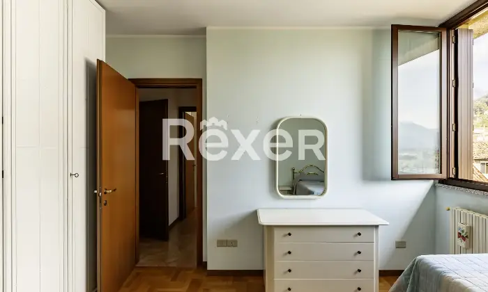 Rexer-Alzano-Lombardo-TRILOCALE-ULTIMO-PIANO-CON-BOX-E-CANTINA-Altro
