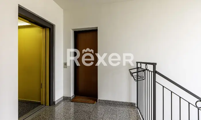 Rexer-Alzano-Lombardo-TRILOCALE-ULTIMO-PIANO-CON-BOX-E-CANTINA-Altro