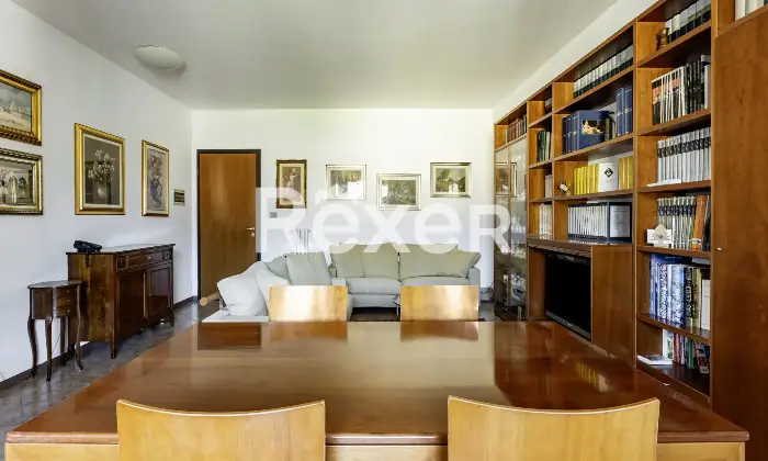 Rexer-Alzano-Lombardo-TRILOCALE-ULTIMO-PIANO-CON-BOX-E-CANTINA-Altro