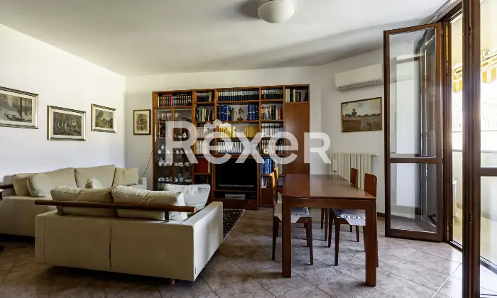 Rexer-Alzano-Lombardo-TRILOCALE-ULTIMO-PIANO-CON-BOX-E-CANTINA-Altro