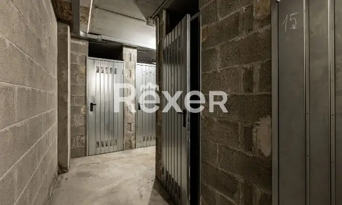 Rexer-Alzano-Lombardo-TRILOCALE-ULTIMO-PIANO-CON-BOX-E-CANTINA-Altro