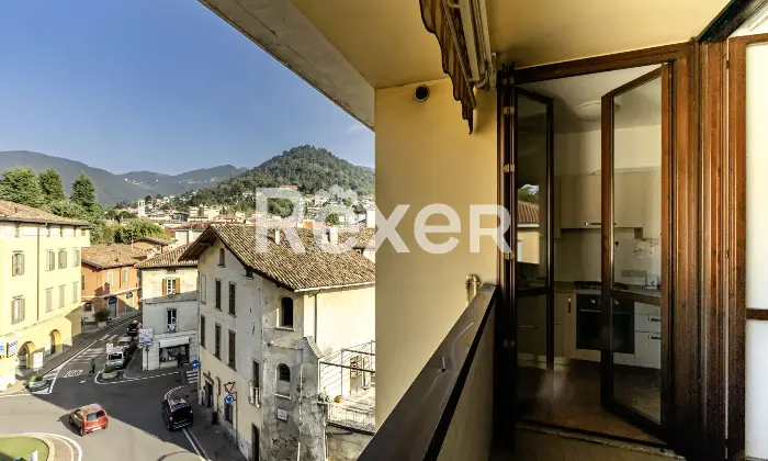 Rexer-Alzano-Lombardo-TRILOCALE-ULTIMO-PIANO-CON-BOX-E-CANTINA-Altro