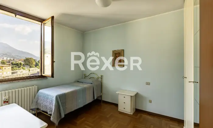 Rexer-Alzano-Lombardo-TRILOCALE-ULTIMO-PIANO-CON-BOX-E-CANTINA-Altro