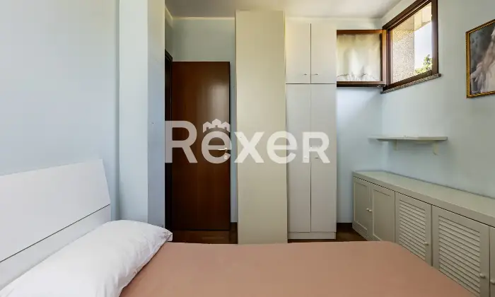 Rexer-Alzano-Lombardo-TRILOCALE-ULTIMO-PIANO-CON-BOX-E-CANTINA-Altro