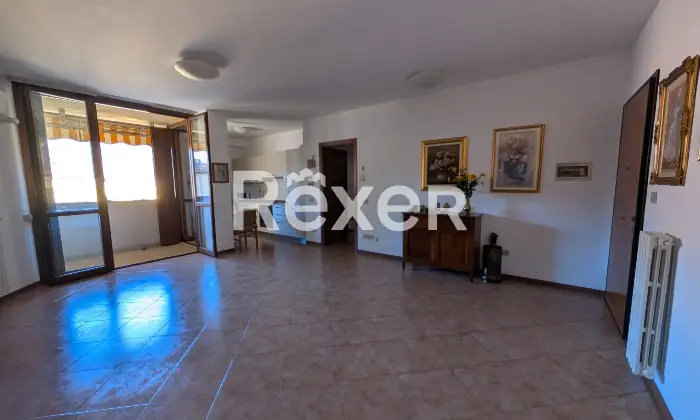 Rexer-Alzano-Lombardo-TRILOCALE-ULTIMO-PIANO-CON-BOX-E-CANTINA-Altro