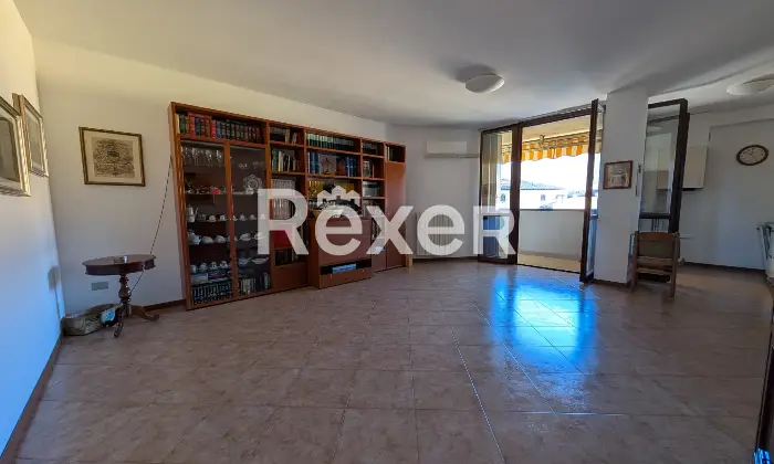 Rexer-Alzano-Lombardo-TRILOCALE-ULTIMO-PIANO-CON-BOX-E-CANTINA-Altro