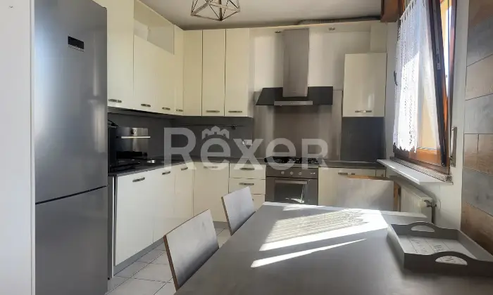 Rexer-Tavagnacco-Duplex-con-terrazze-e-box-doppio-in-residence-nel-verde-Altro