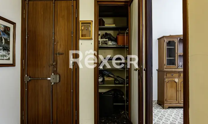 Rexer-Scandicci-Le-Bagnese-ampio-appartamento-con-tre-balconi-Altro