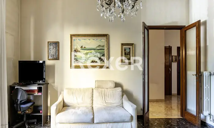 Rexer-Scandicci-Le-Bagnese-ampio-appartamento-con-tre-balconi-Altro