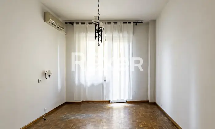 Rexer-Scandicci-Le-Bagnese-ampio-appartamento-con-tre-balconi-Altro