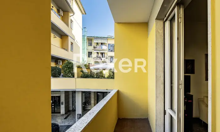 Rexer-Scandicci-Le-Bagnese-ampio-appartamento-con-tre-balconi-Altro