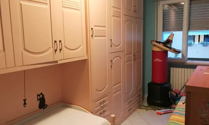 Rexer-Urbino-Ampia-casa-su-pi-livelli-in-zona-residenziale-a-Urbino-Ideale-per-famiglie-o-investimento-studenti-Altro