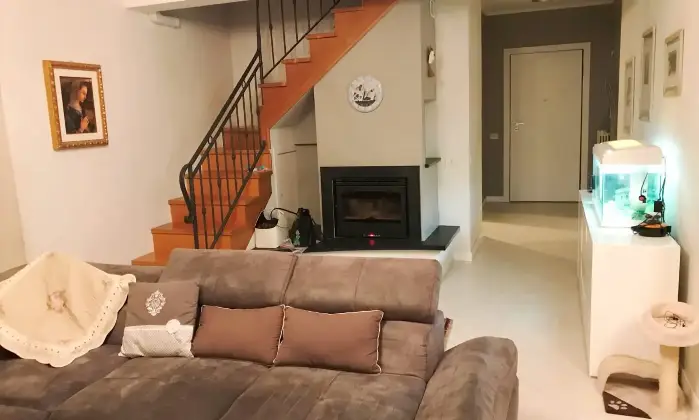 Rexer-Urbino-Ampia-casa-su-pi-livelli-in-zona-residenziale-a-Urbino-Ideale-per-famiglie-o-investimento-studenti-Altro
