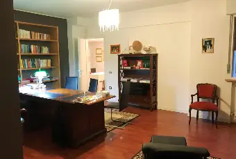 Rexer-Urbino-Ampia-casa-su-pi-livelli-in-zona-residenziale-a-Urbino-Ideale-per-famiglie-o-investimento-studenti-Altro