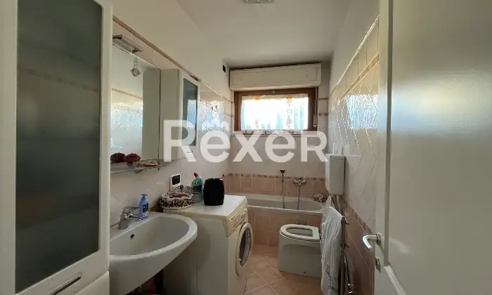 Rexer-Calenzano-Arioso-trilocale-con-doppi-servizi-Altro