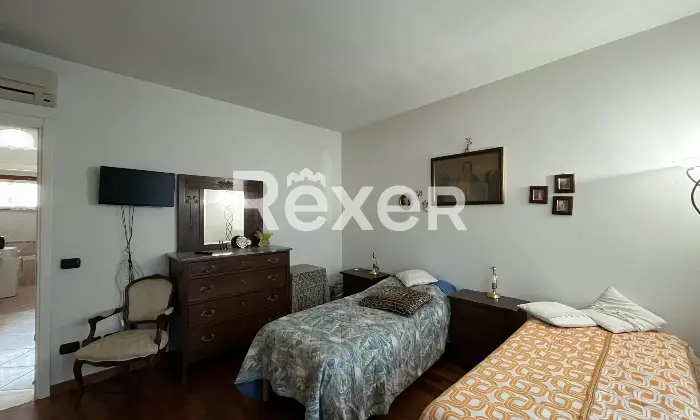 Rexer-Calenzano-Arioso-trilocale-con-doppi-servizi-Altro