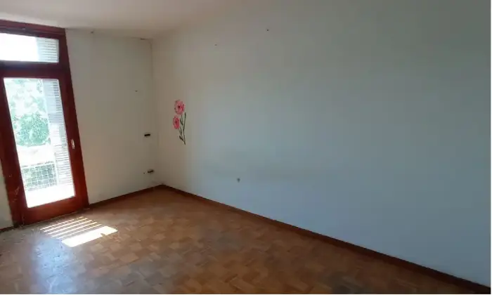 Rexer-Borgo-Santa-Maria-Immobile-Duplex-in-Edificio-a-Destinazione-Mista-con-Box-Auto-Altro