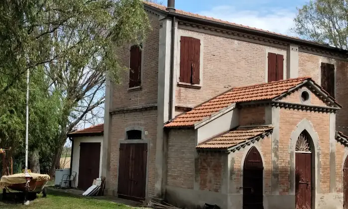 Rexer-Bondeno-Villa-indipendente-di-m-con-giardino-di-m-e-dependance-a-Bondeno-Altro