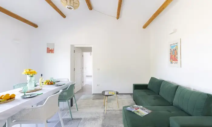 Rexer-Strugas-Villa-indipendente-vista-mare-ricavata-da-un-antico-stazzo-Salone