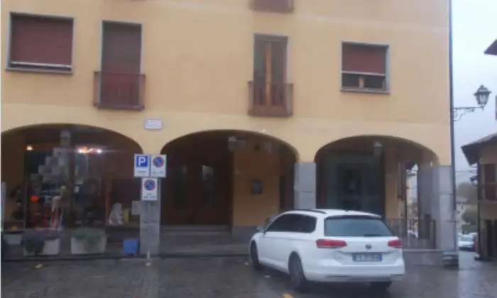 Rexer-Lanzo-Dintelvi-Filiale-Bancaria-in-vendita-a-Lanzo-dIntelvi-Altro