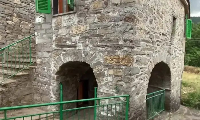 Rexer-ZERI-Abitazione-in-pietra-su-due-livelli-in-posizione-panoramica-e-tranquilla-Altro