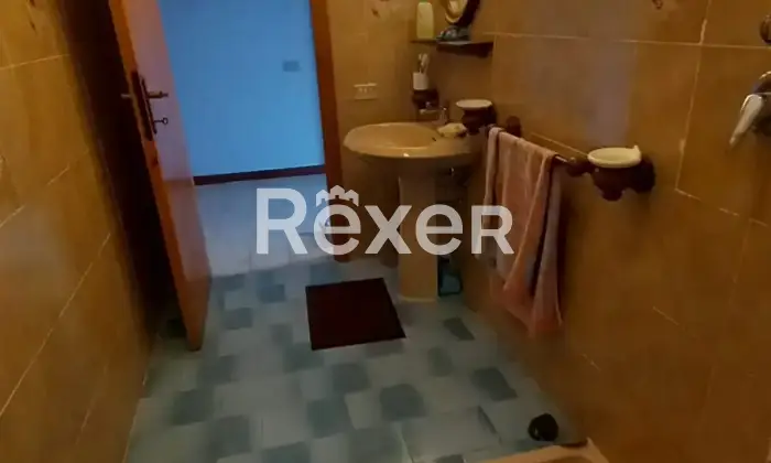 Rexer-ZERI-Abitazione-in-pietra-su-due-livelli-a-Zeri-frazione-Patigno-Altro
