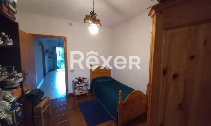 Rexer-ZERI-Abitazione-in-pietra-su-due-livelli-a-Zeri-frazione-Patigno-Altro