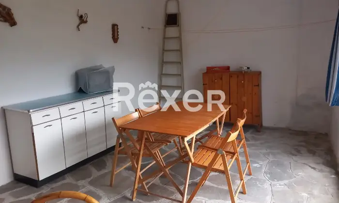 Rexer-ZERI-Abitazione-in-pietra-su-due-livelli-a-Zeri-frazione-Patigno-Altro