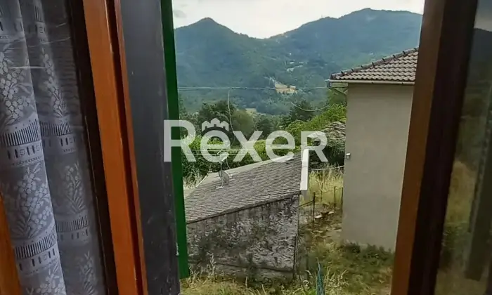 Rexer-ZERI-Abitazione-in-pietra-su-due-livelli-a-Zeri-frazione-Patigno-Altro