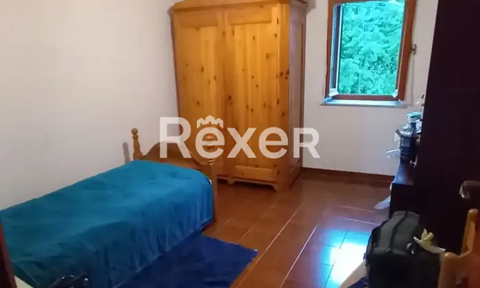 Rexer-ZERI-Abitazione-in-pietra-su-due-livelli-a-Zeri-frazione-Patigno-Altro