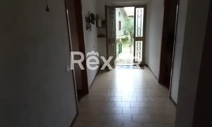 Rexer-ZERI-Abitazione-in-pietra-su-due-livelli-a-Zeri-frazione-Patigno-Altro