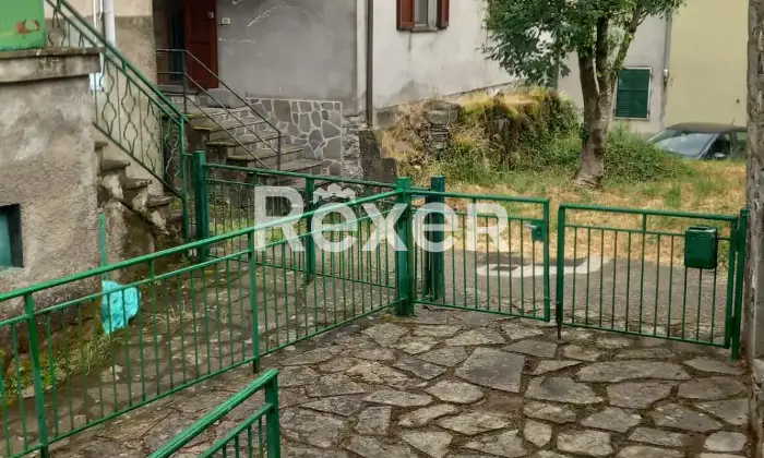 Rexer-ZERI-Abitazione-in-pietra-su-due-livelli-a-Zeri-frazione-Patigno-Altro