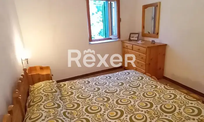 Rexer-ZERI-Abitazione-in-pietra-su-due-livelli-a-Zeri-frazione-Patigno-Altro