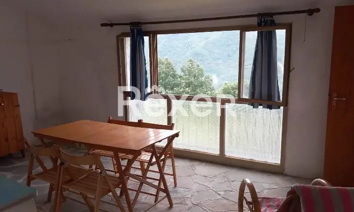 Rexer-ZERI-Abitazione-in-pietra-su-due-livelli-a-Zeri-frazione-Patigno-Altro