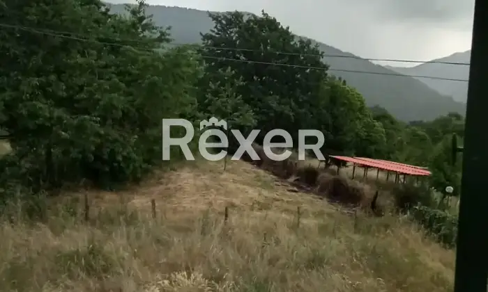 Rexer-ZERI-Abitazione-in-pietra-su-due-livelli-a-Zeri-frazione-Patigno-Altro